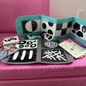 The Lovevery The Looker Play Kit (2020 Version)